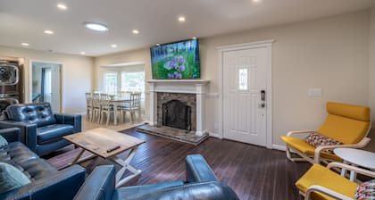 Cozy retreat with two master bedrooms & king beds