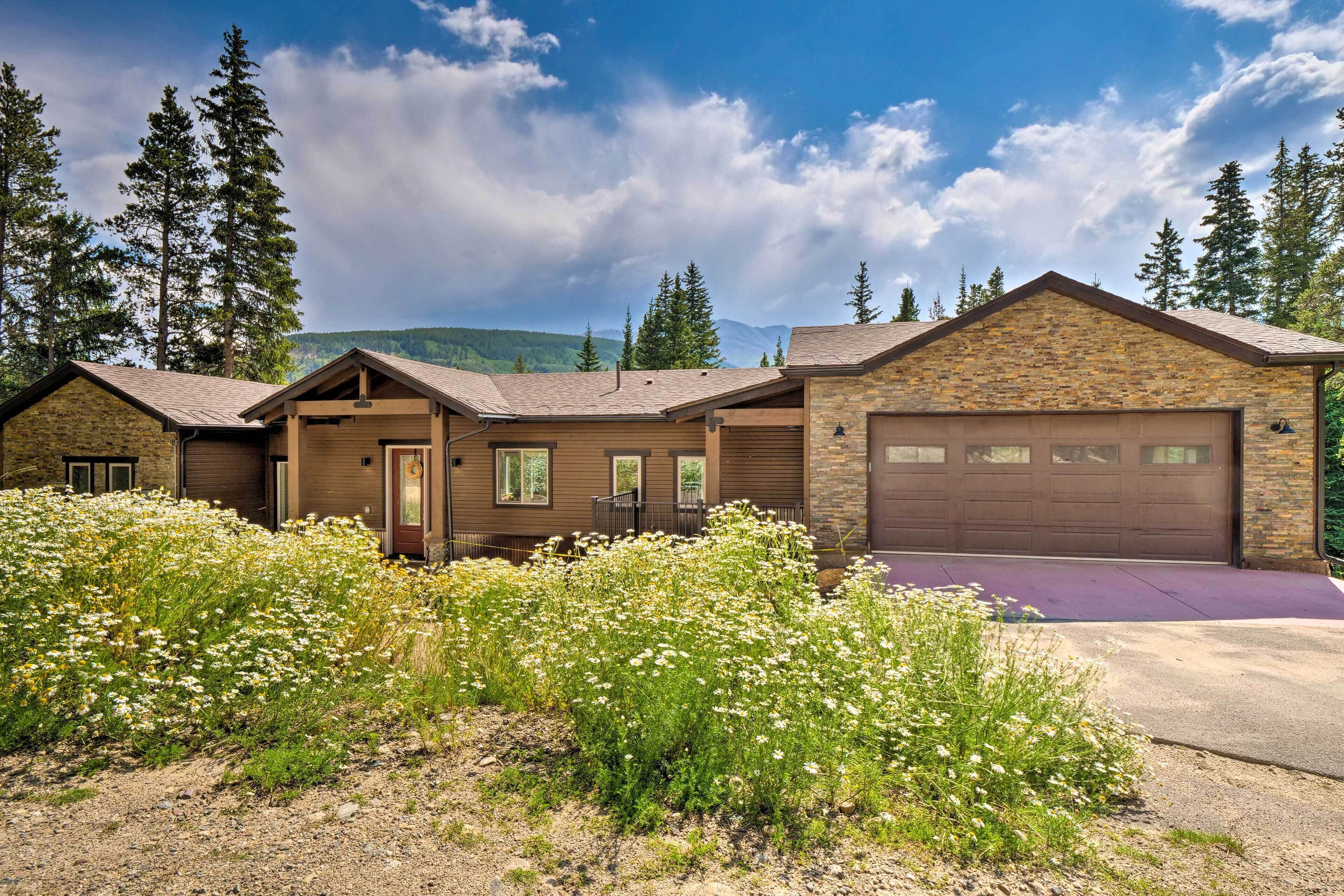 Dazzling Breckenridge Home w/ Private Hot Tub