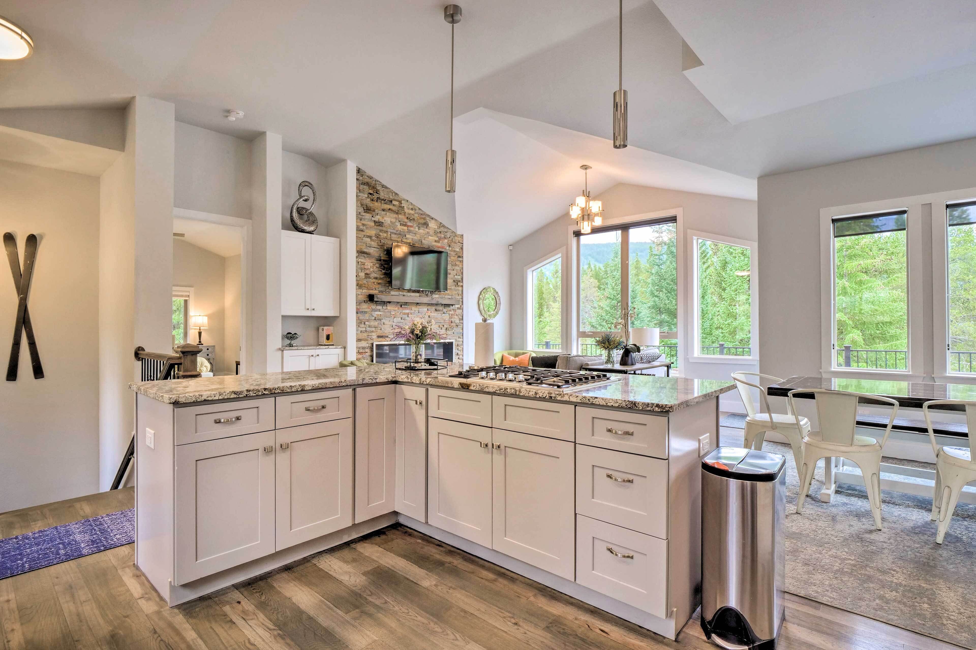 Dazzling Breckenridge Home w/ Private Hot Tub