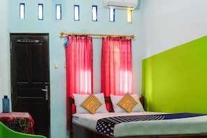 Room - Spot ON 91227 Al Bayt Syariah Guest House (Kupang)