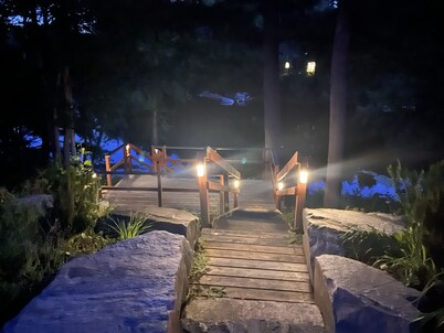 Waterfront Cottage| Firepit Family Retreat 10mins to DT Huntsville & Deerhurst