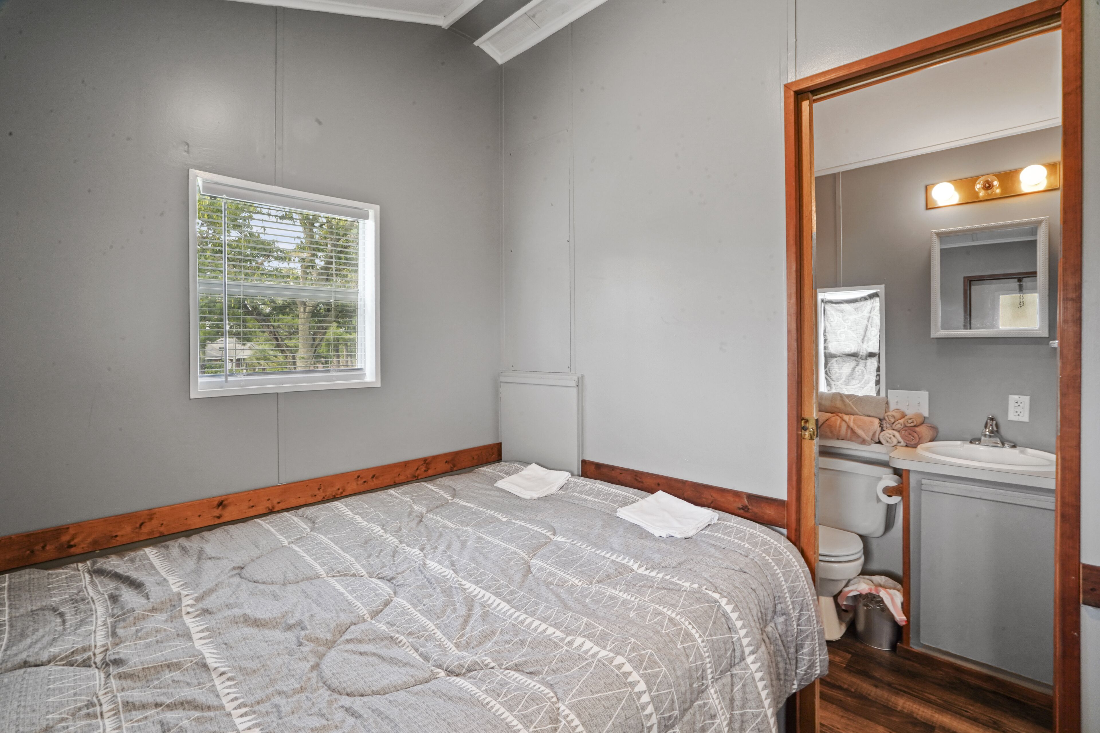 Cozy tiny house near Darlington Raceway in South Carolina