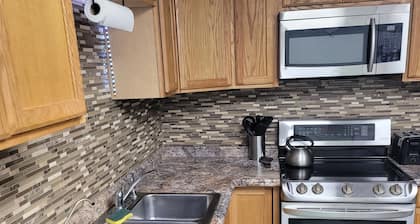 LARGE 2 BEDROOM CONDO ON WOODED LOT, POOL AND HOT TUB, MIN TO PENNSTATE