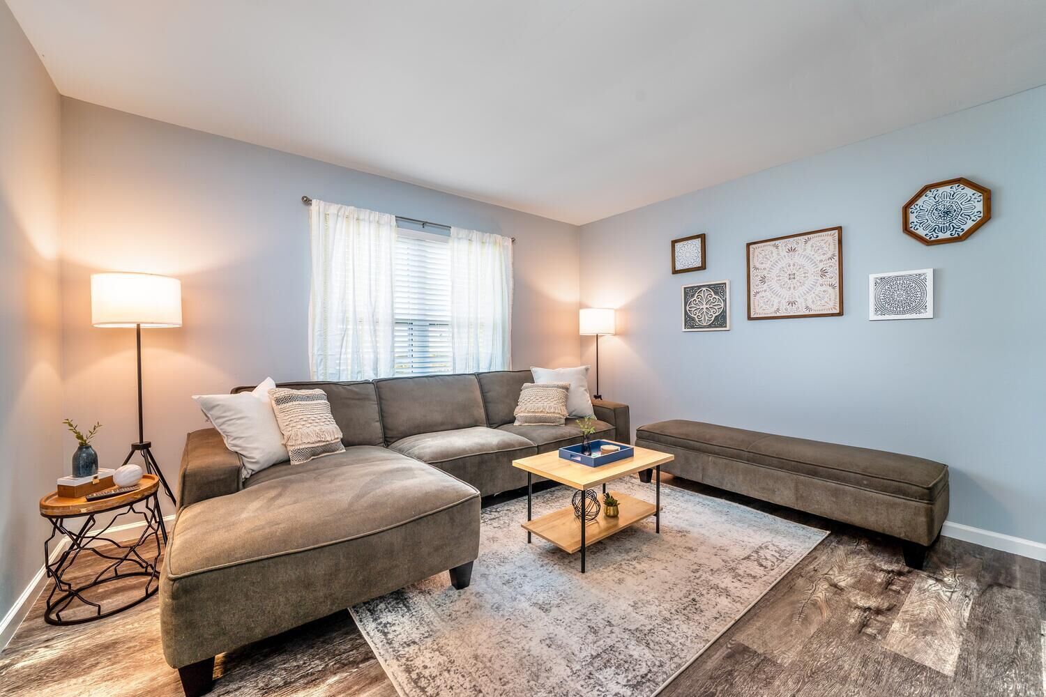 Spacious Living Area/4 beds/18min to Downtown