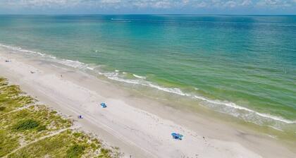 Sea Breeze 2 - Completely Renovated & 1 Block to the Beach!
