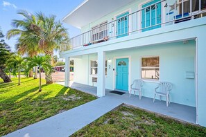 Exterior - Sea Breeze 2 - Completely Renovated & 1 Block to the Beach! (Indian Rocks Beach)