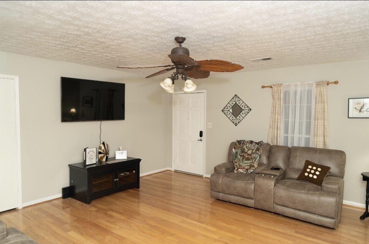 Ariel’s Farm Manor