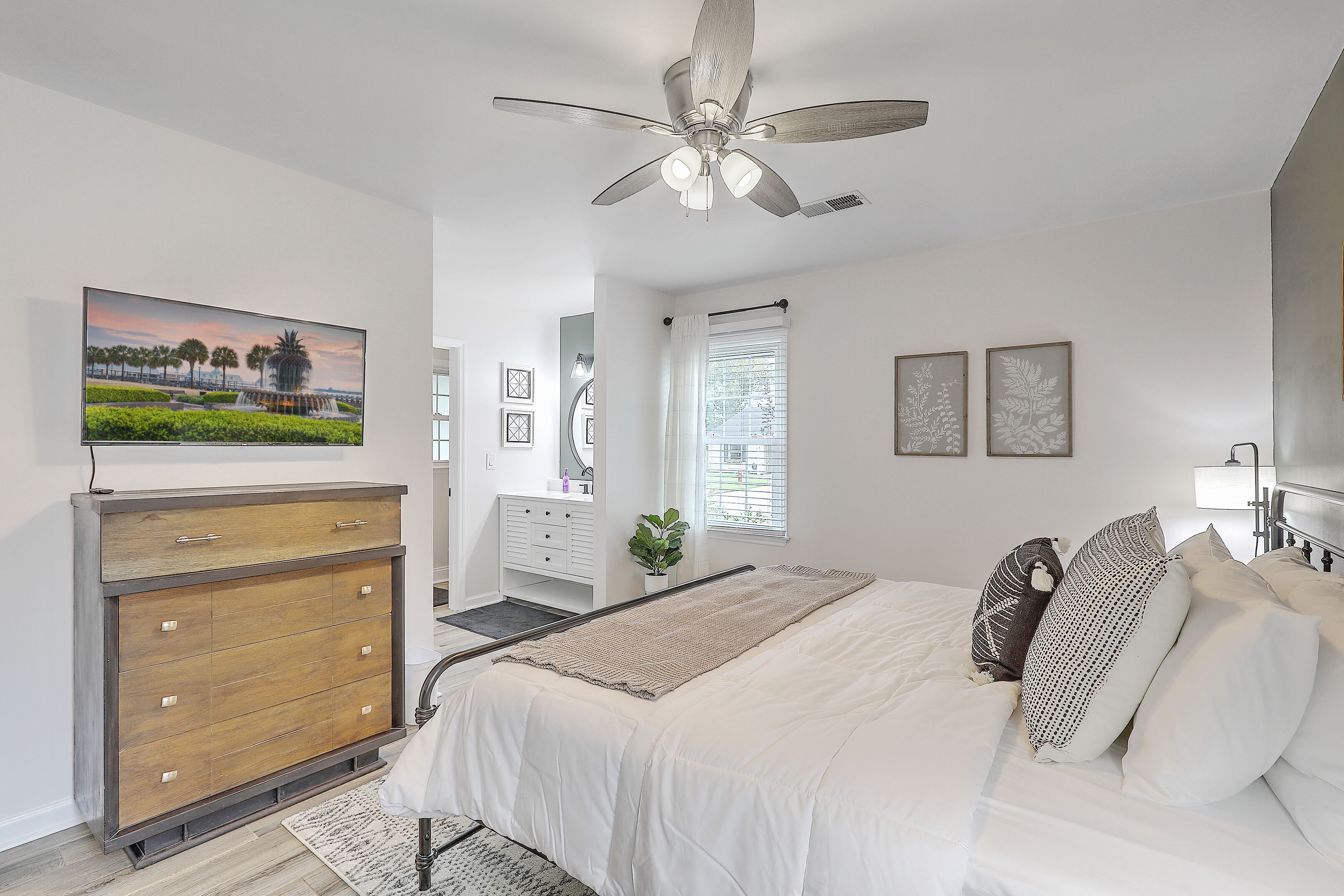 3br pool/xbox/games in Sumrville - 25min 2 Downtown Charleston