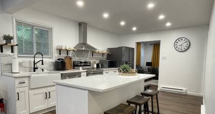 Ski-golf cottage, wood fireplace