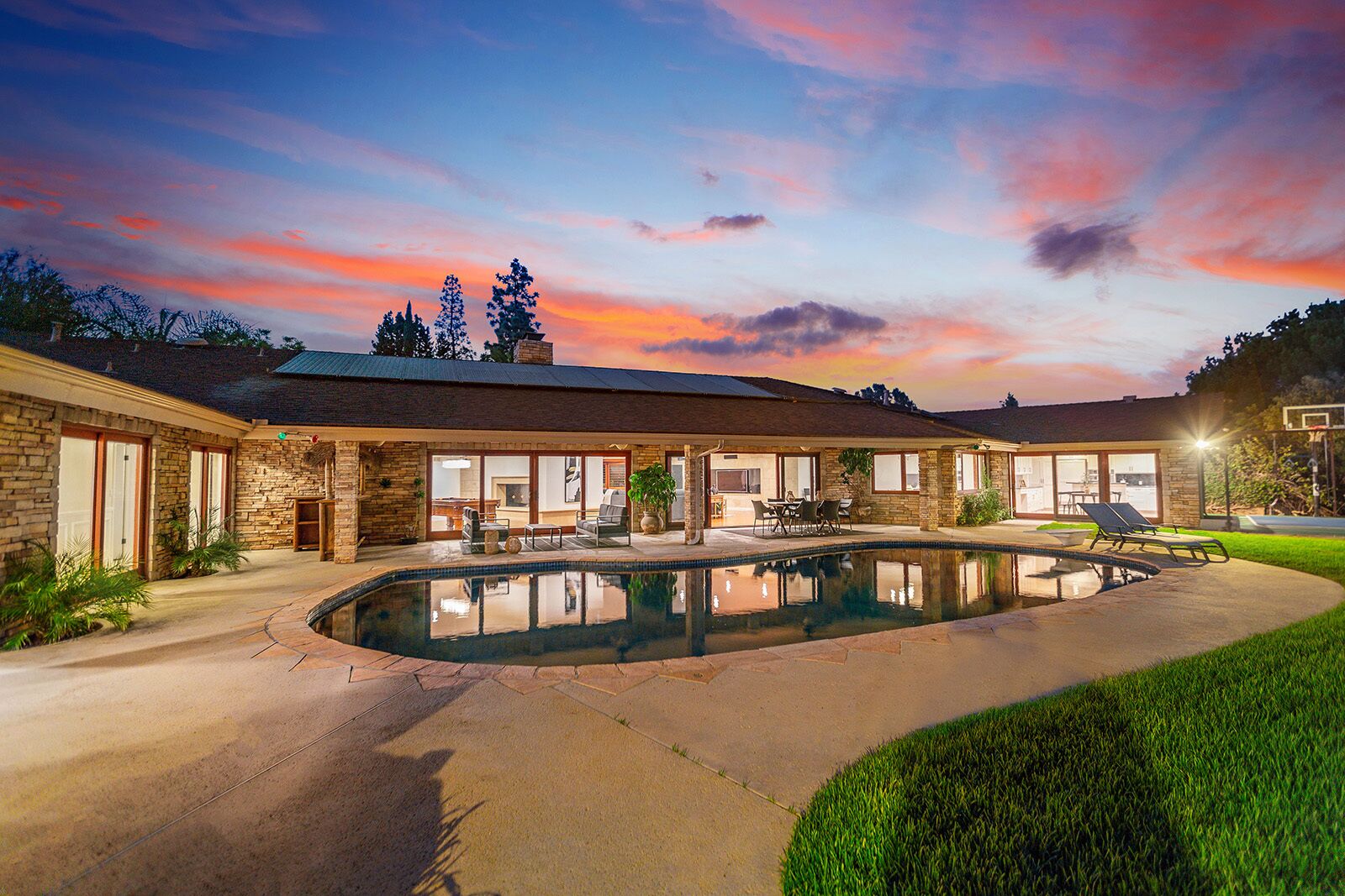 PARK LANE VILLA - BASKETBALL COURT - VIEWS-POOL
