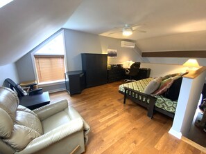 2 habitaciones, escritorio, tabla de planchar con plancha y wifi gratis 