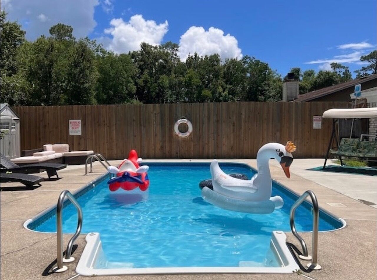 "Pensacola Oasis" a family friendly pool home