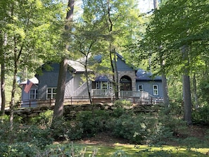 المنشأة من الخارج