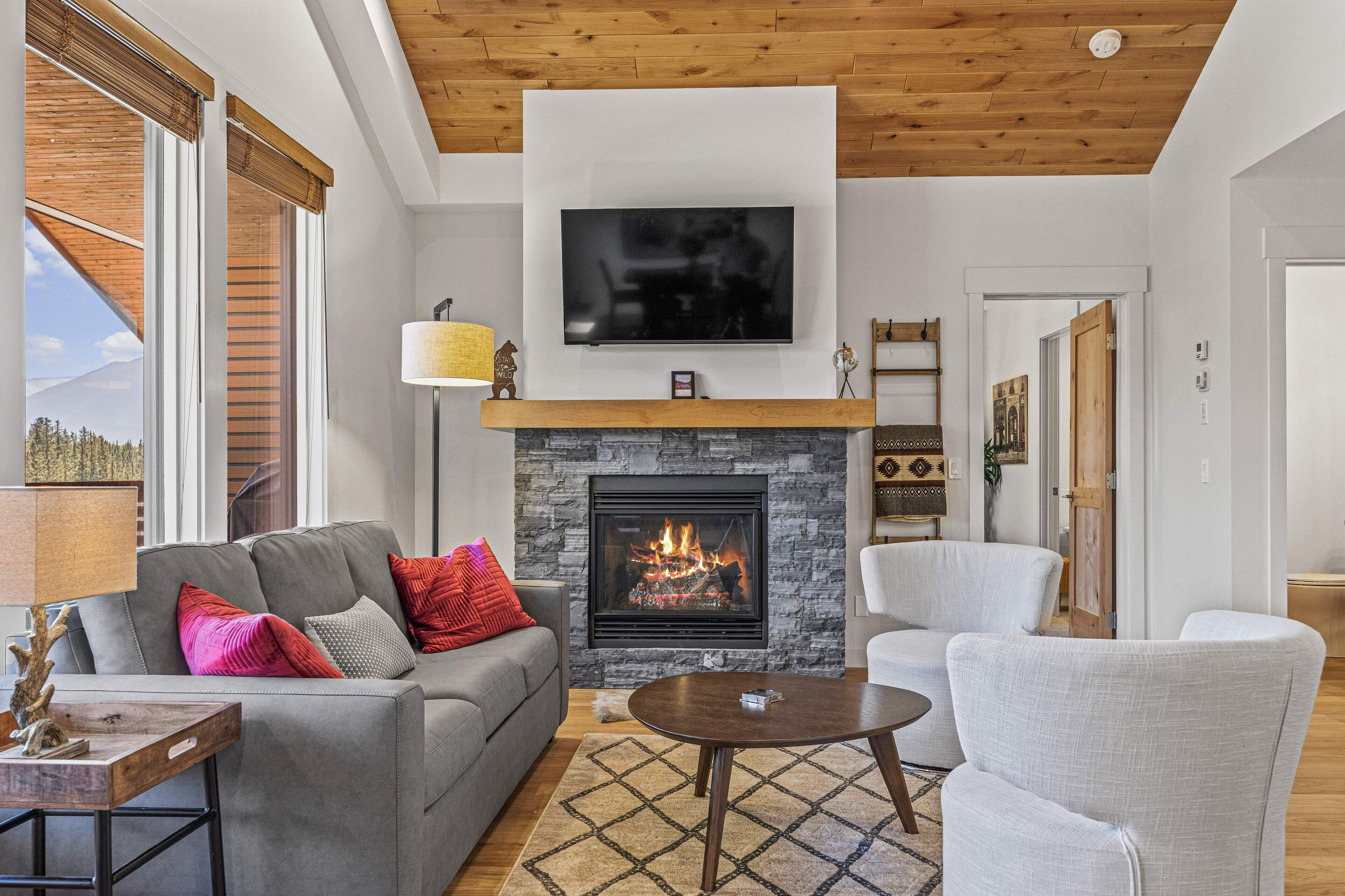 303B - One Bedroom Penthouse Condo by Spring Creek Vacations