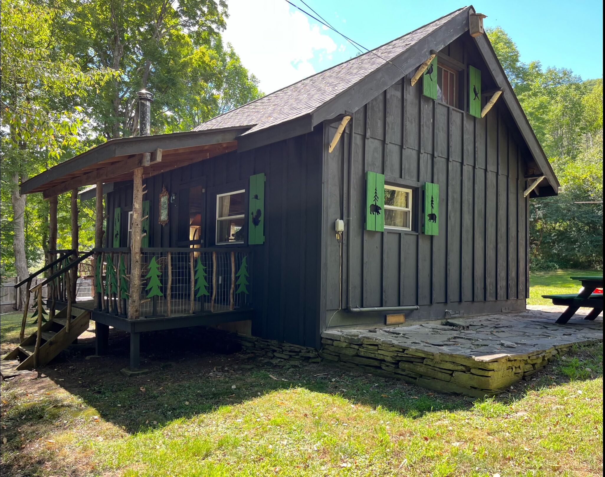 *New* Classic Cozy Catskill Mountain Cabin ~ Wood Stove+Soaking Tub