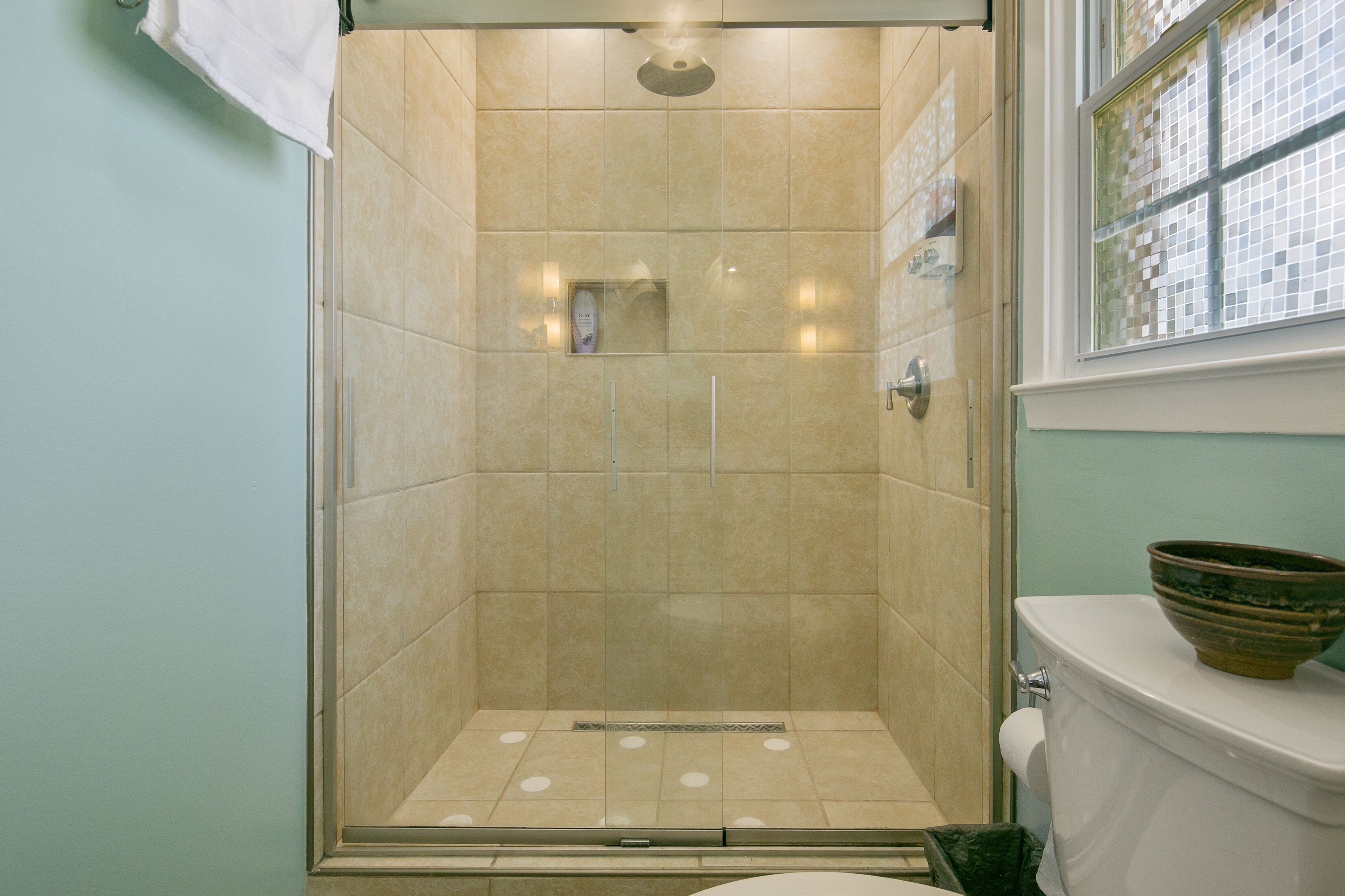 Cozy retreat with all the comforts of home!