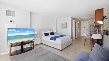 Iron/ironing board, WiFi, bed sheets