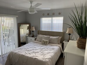 2 bedrooms, desk, iron/ironing board, WiFi