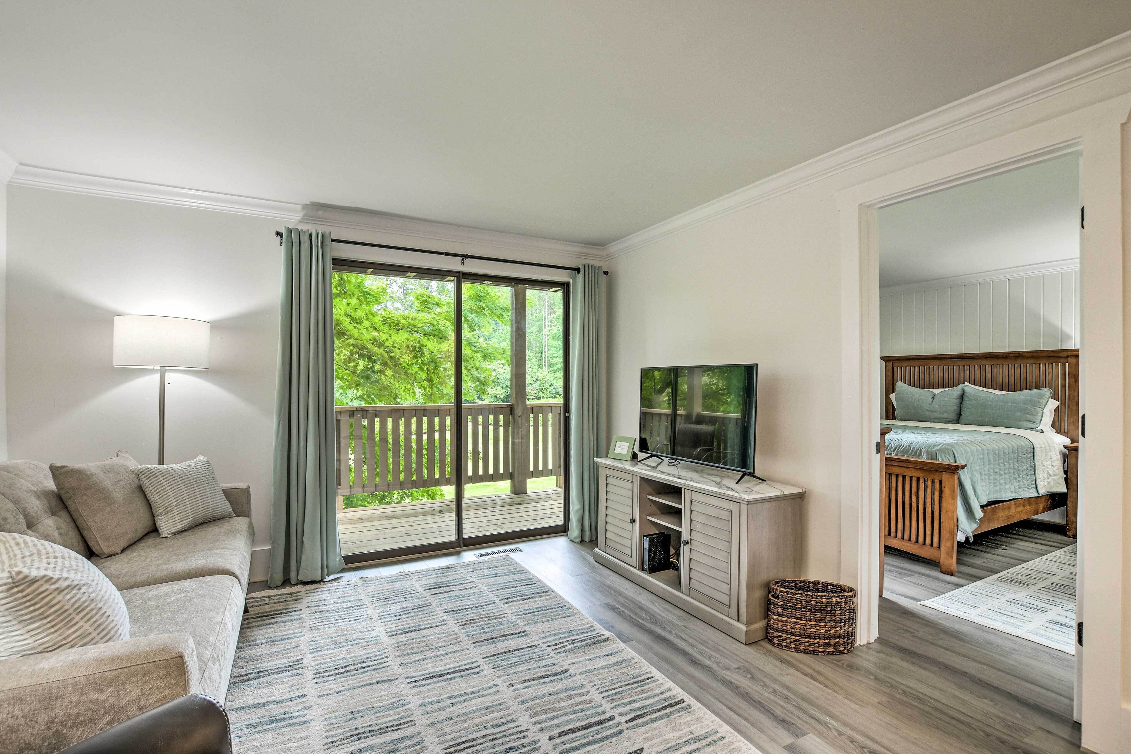 Keowee Key Condo w/ Lake & Amenities Access!