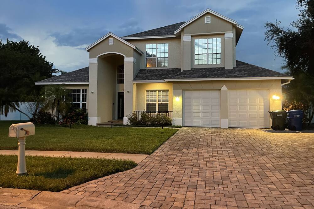 YOU HAVE FOUND YOUR STAY-CATION OASIS. Tranquility and serenity best describe your new home located at the end of a quiet cul-de-sac in the exclusive community. This beautifully renovated 5 bedroom, 3 bathroom, 2 car garage, 2,642sqft 2 Story. Fun in the sun with a 5/3