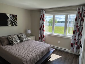 2 makuuhuonetta, työpöytä, silitysrauta/-lauta, ilmainen Wi-Fi