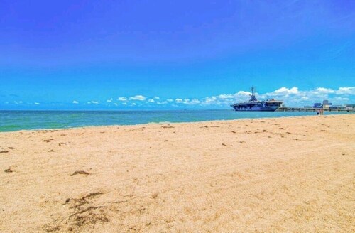 Relaxing beach view condo