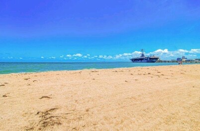 Relaxing beach view condo
