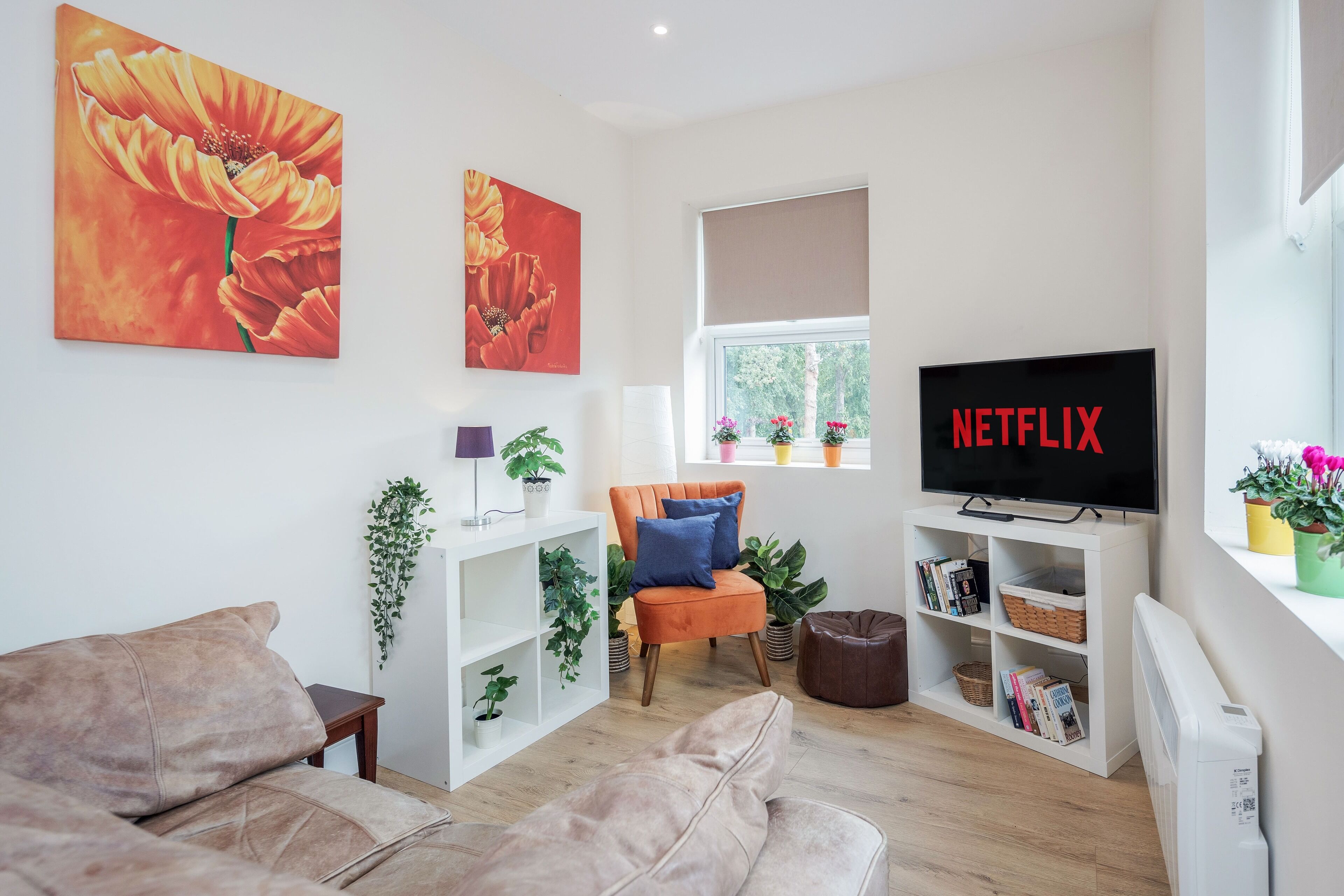 Elegant Luxury Flat, Converted Pub with Free Parking