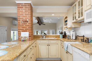 Unclassified image, 2 of 50, button