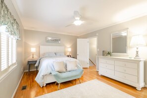 Unclassified image, 5 of 40, button