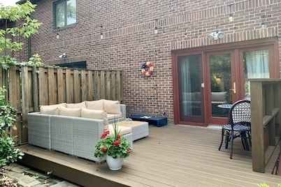 Multiple Gathering Spaces, Private Backyard & Free Parking at Townhome 1 Block to Capital Bldg