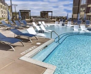 Piscina all'aperto, una piscina riscaldata