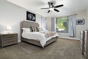 4 bedrooms, desk, iron/ironing board, travel cot