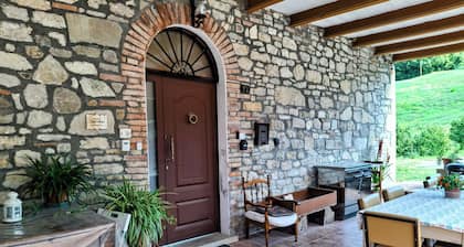 Farmhouse in the valleys of Montefeltro 5 miles from San Leo