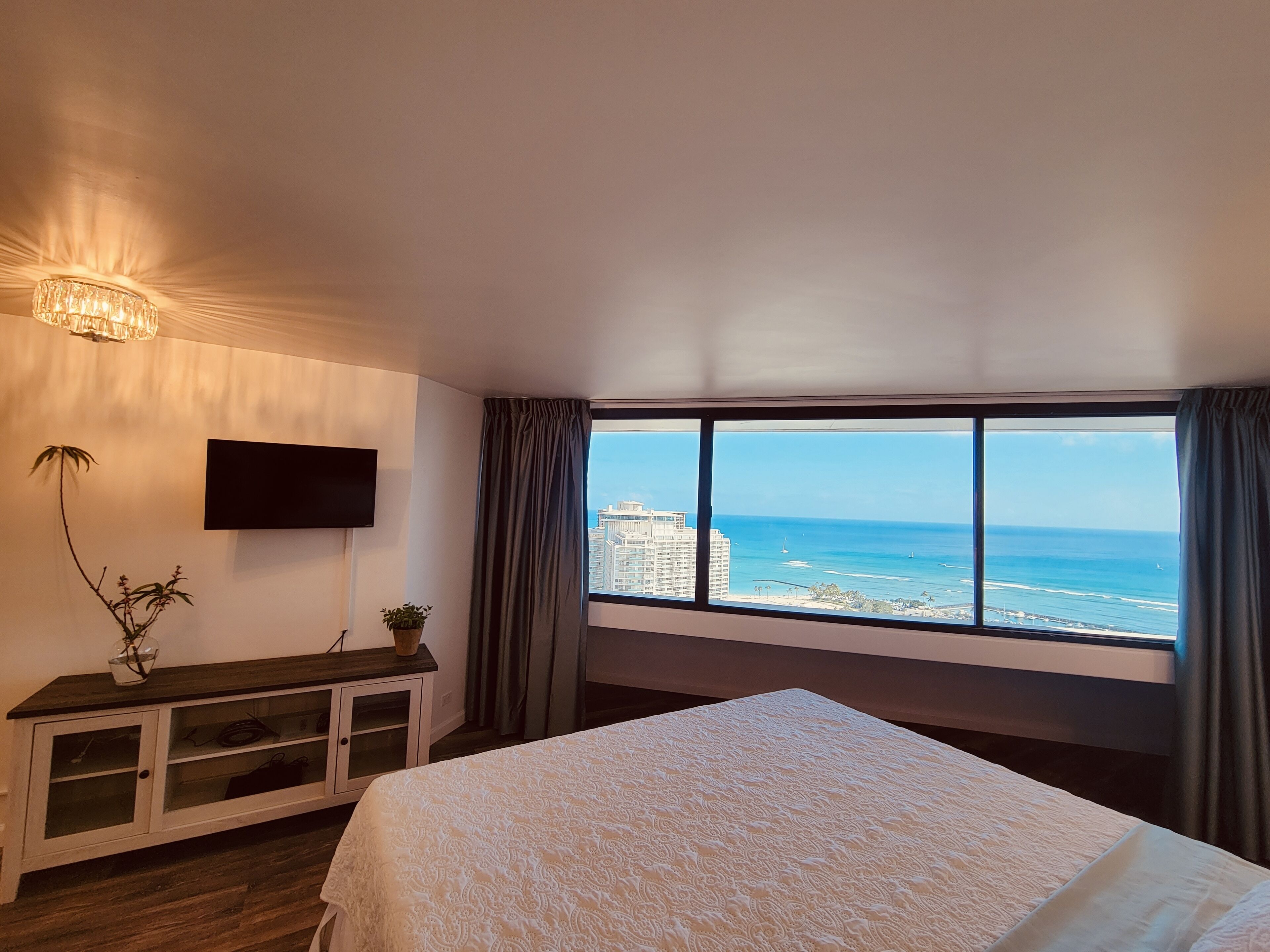 Waikiki-High-rise Ocean view /free parking 