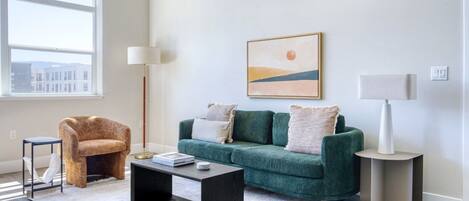 Télévision, chaîne hi-fi