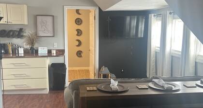 Cozy and Modern Suite