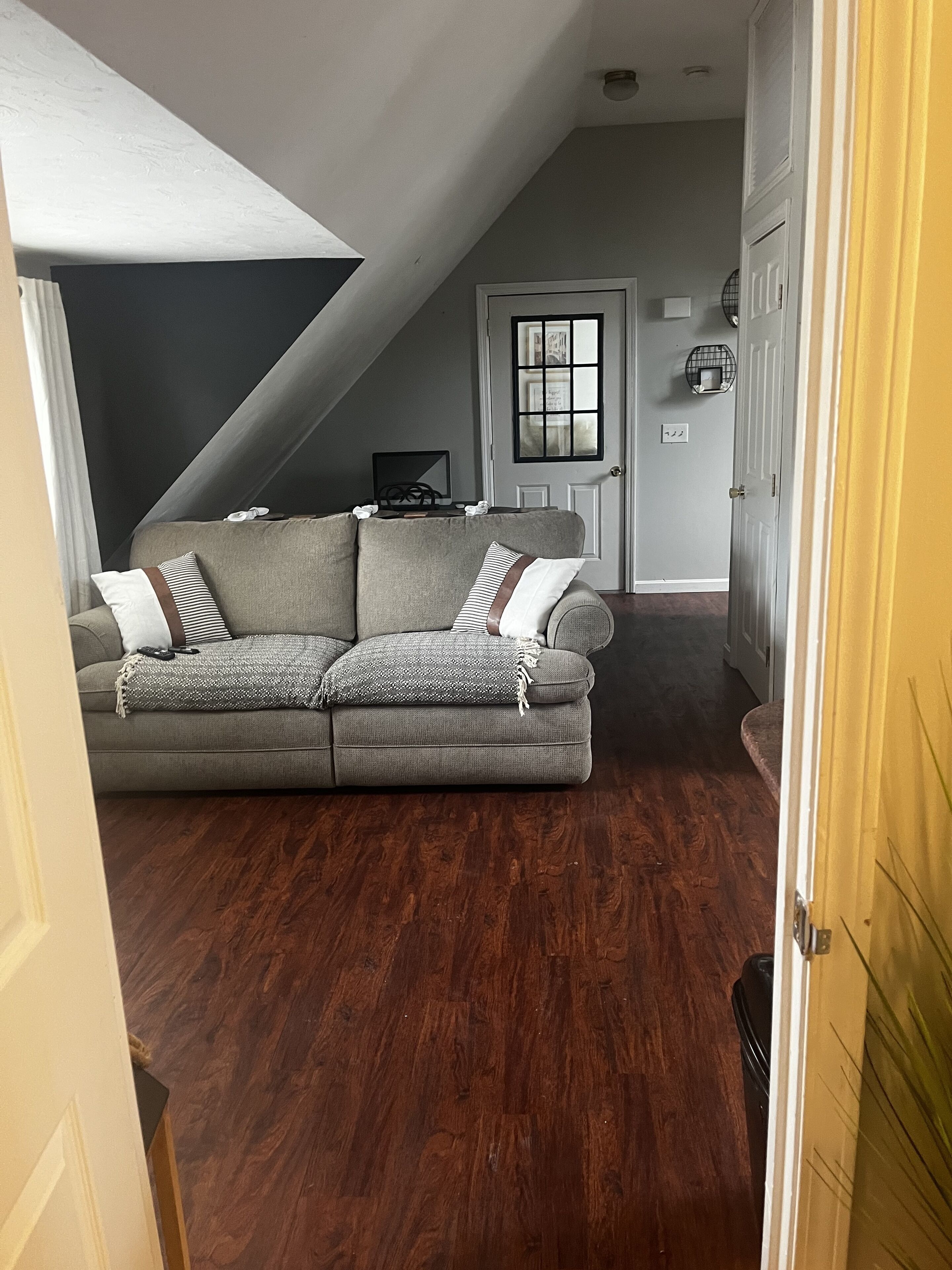 Cozy and Modern Suite