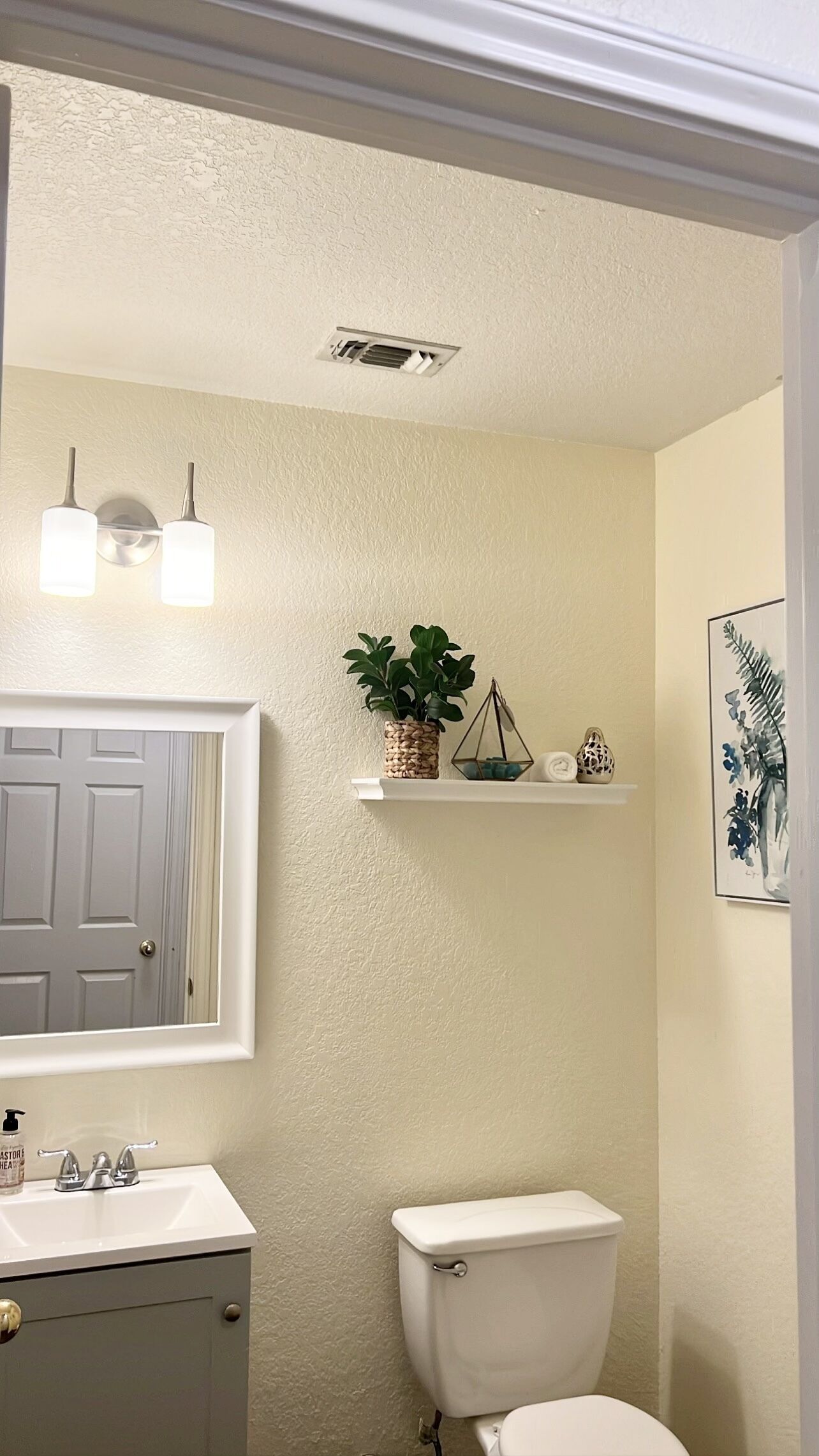 Modern and cozy close to seaworld and much more