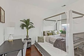 2 chambres, chambres insonorisées, fer et planche à repasser