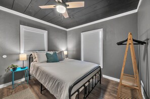 2 chambres, bureau, fer et planche à repasser, Wi-Fi gratuit