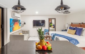 1 habitación, tabla de planchar con plancha, internet y ropa de cama 