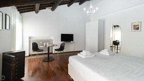 House - Italianway - Barberini 6 Opulentia (Rome)