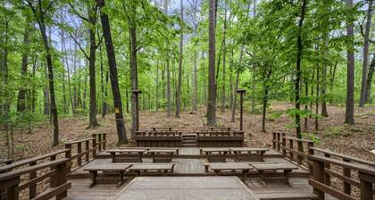 Bent Pine Lodge | Spacious 4BR Broken Bow Cabin with Hot Tub, Fire Pit & Grill