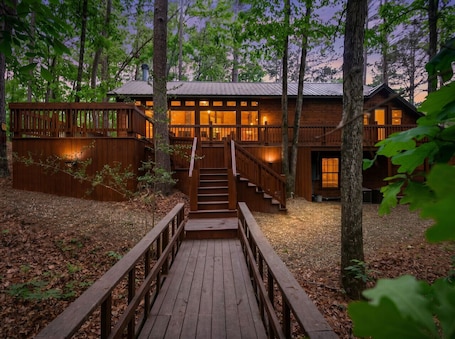 Exterior. Bent Pine Lodge | Spacious 4BR Broken Bow Cabin with Hot Tub, Fire Pit & Grill
