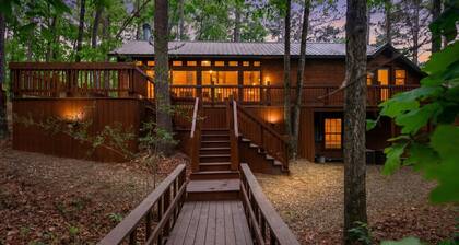 Bent Pine Lodge | Spacious 4BR Broken Bow Cabin with Hot Tub, Fire Pit & Grill