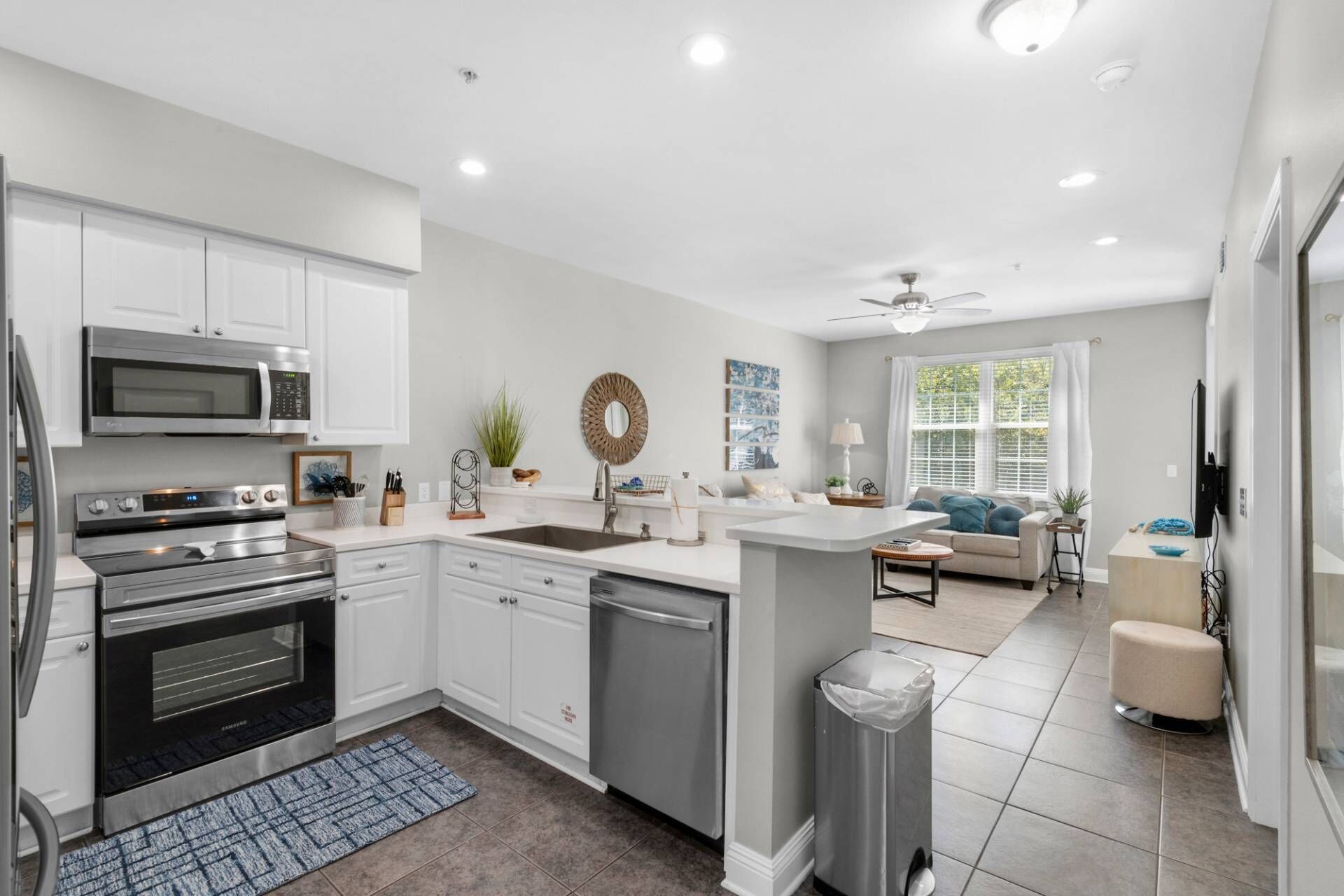 FREE Golf Cart/Walk to Beach/Community Pool/Awesome 4/3 Gated Townhouse on 30A/Sleeps 10/Gym/Grills