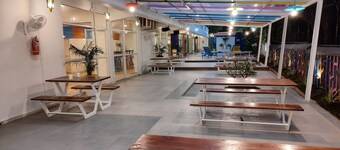 goSTOPS PLUS Goa, Vagator