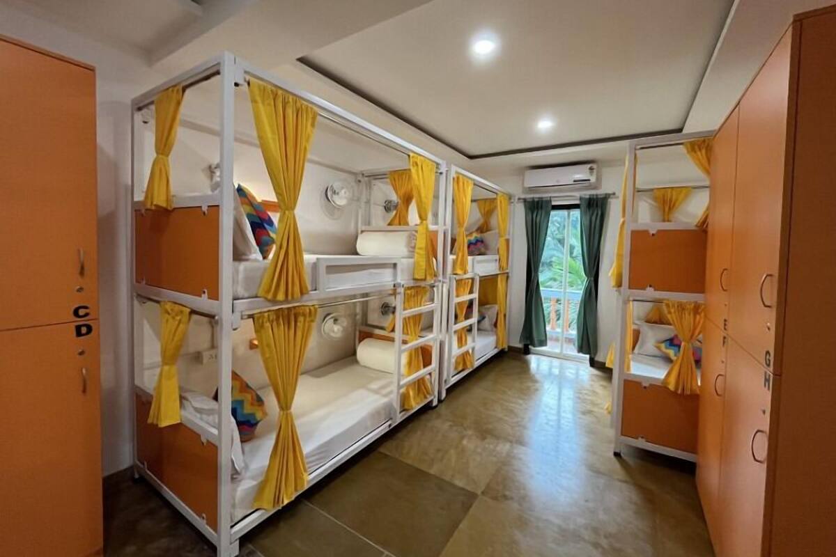 WiFi (free), bed sheets