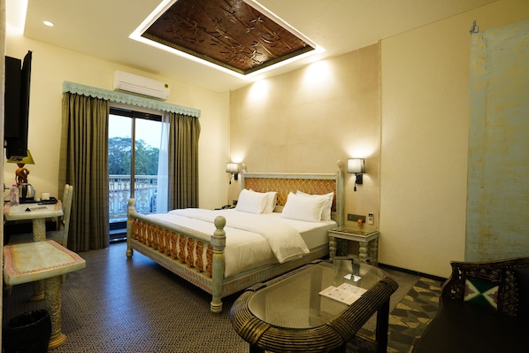 Executive Room | 1 bedroom, desk, free WiFi, bed sheets